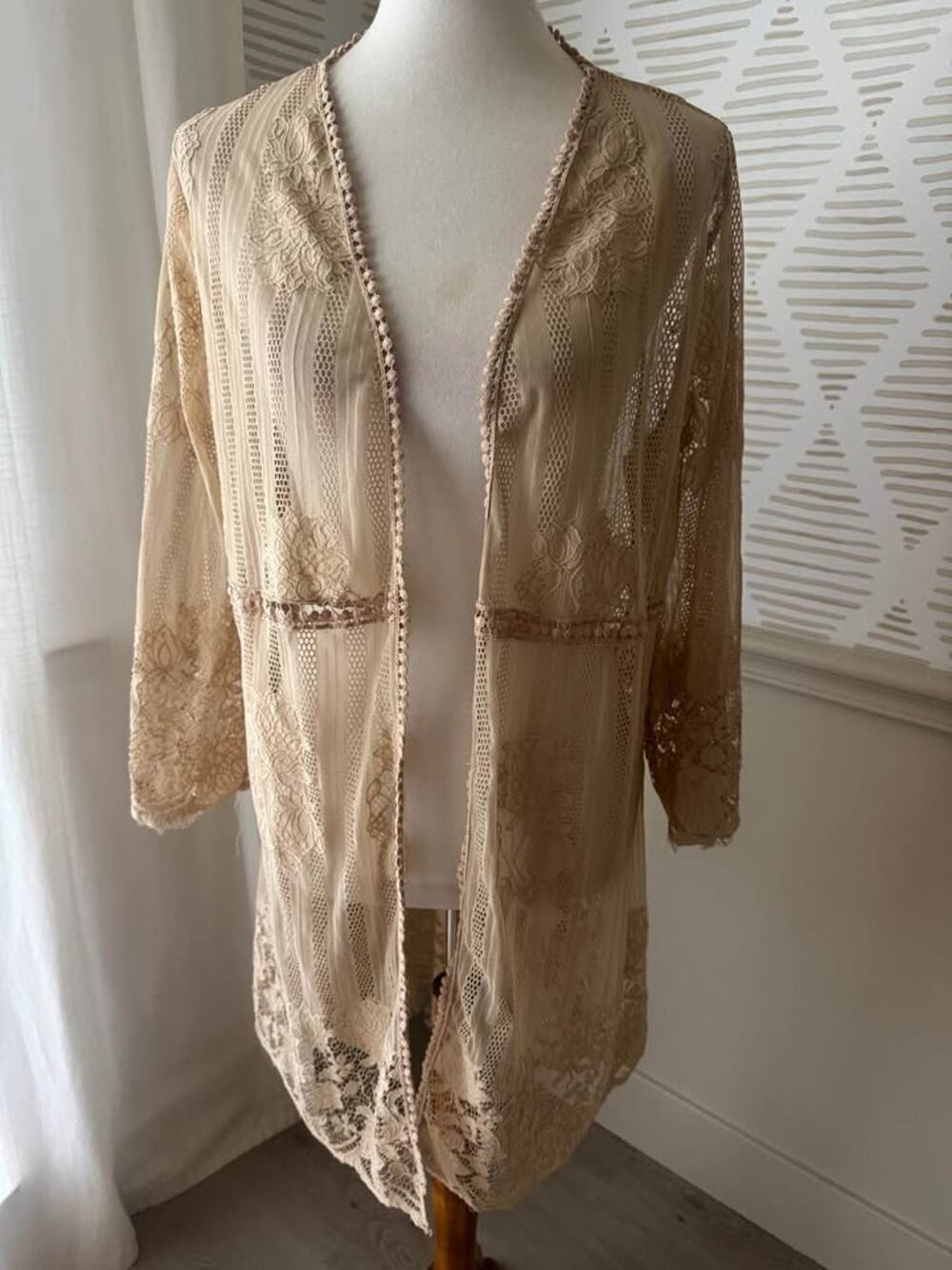 Women’s Medium Tan Lace Open Cardigan Duster Kimono Cover Up